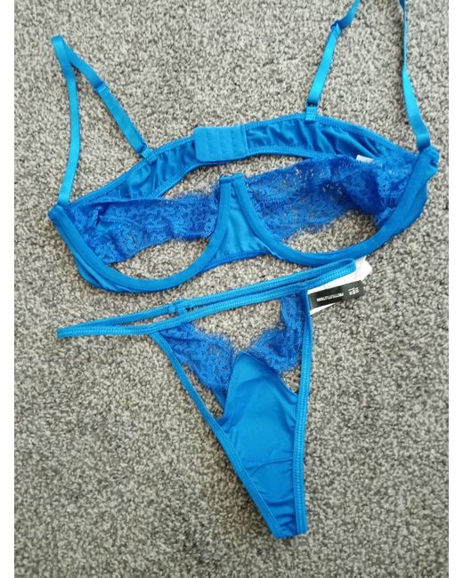 PrettyLittleThing 4 X Swing Bra