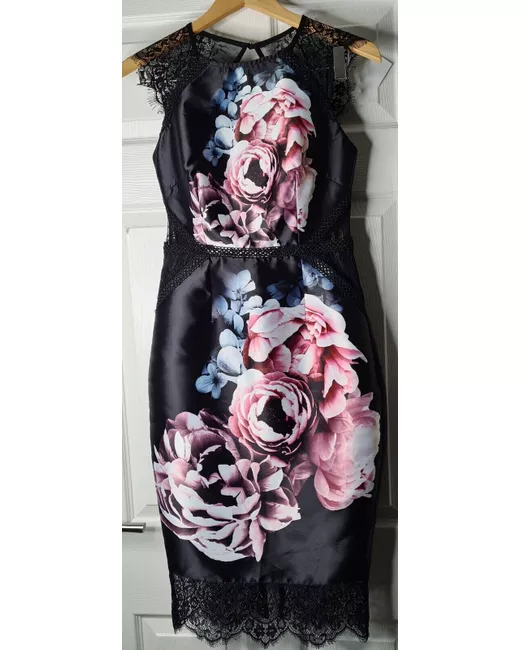 Lipsy Dresses for Women | Stylemi