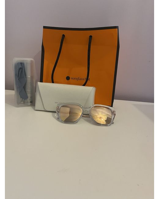 Michael Kors logo-plaque tinted sunglasses in Black | Stylemi display picture 1